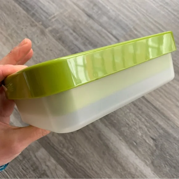 Joseph Joseph GoEat Compact 2-in-1 Lunch Box, Green - Picture 13 of 14